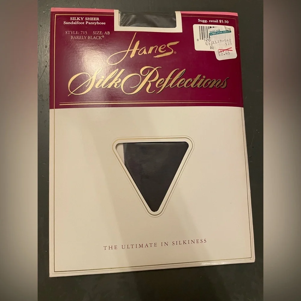Hanes SILKY SHEER Sandalfoot Pantyhose STYLE: 715 SIZE: AB BARELY BLACK